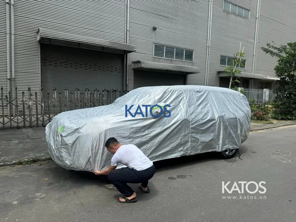 Bạt phủ &ocirc; t&ocirc; 3 lớp tr&aacute;ng bạc Katos lu&ocirc;n l&agrave; lựa chọn h&agrave;ng đầu